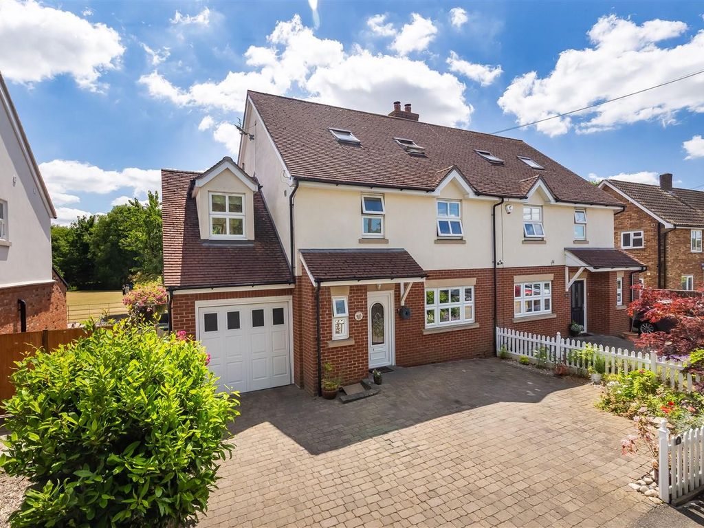 4 bed semidetached house for sale in Brickfield Road, Coopersale