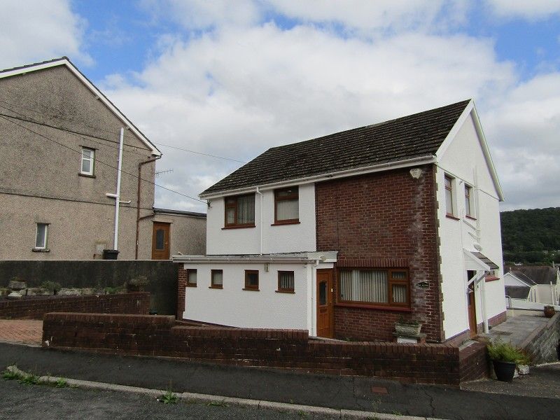 4 bed detached house for sale in Oakfield Road, Pontardawe, Swansea