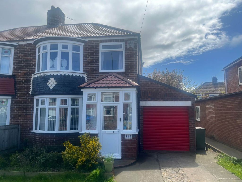 3 bed semidetached house for sale in Broadway East, Redcar TS10, £