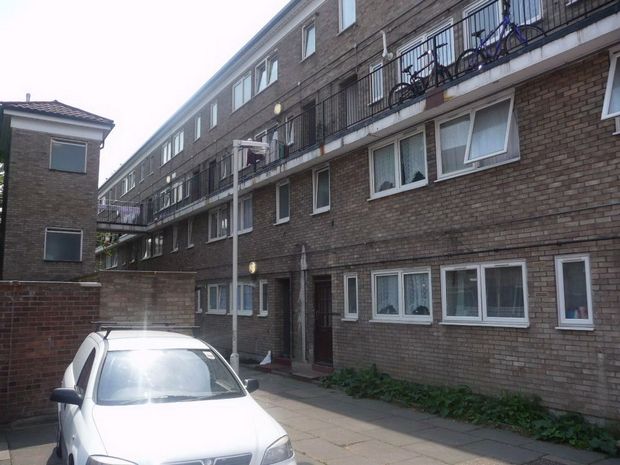 Property Details For 6 Eastbourne Road London E6 6at Zoopla