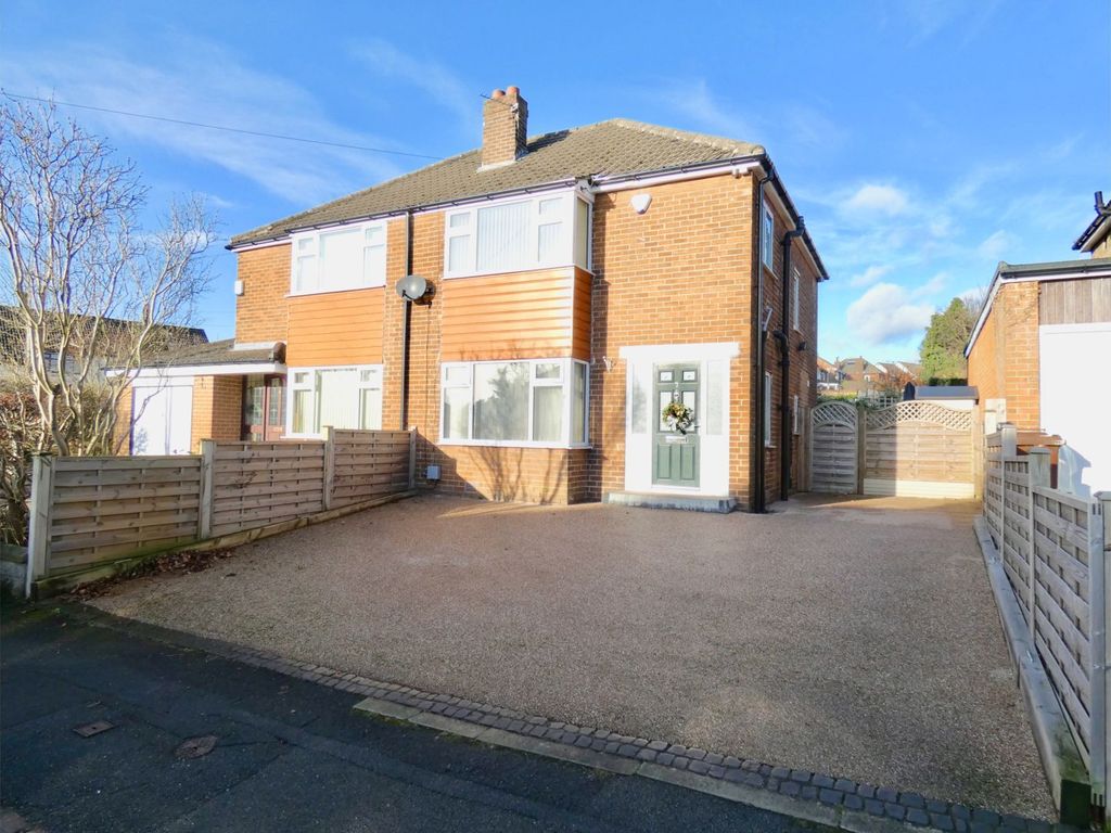 3 bed semidetached house for sale in Kingsley Avenue, Bradford BD11, £