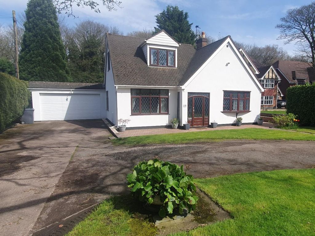 4 bed detached bungalow for sale in Broad Lane, Essington