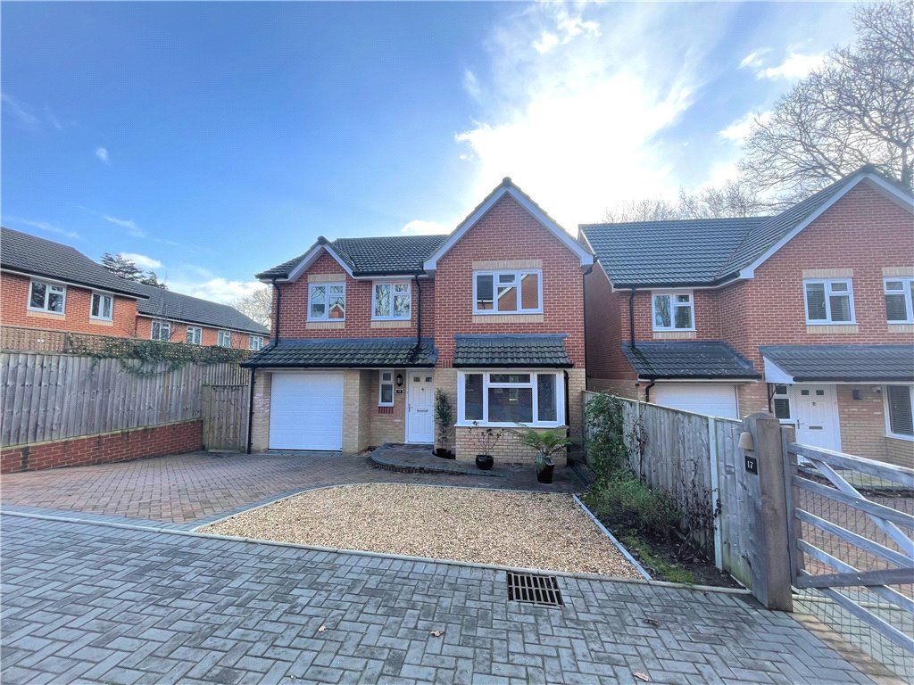 5 bed detached house for sale in Hooke Close, Freshwater PO40 Zoopla