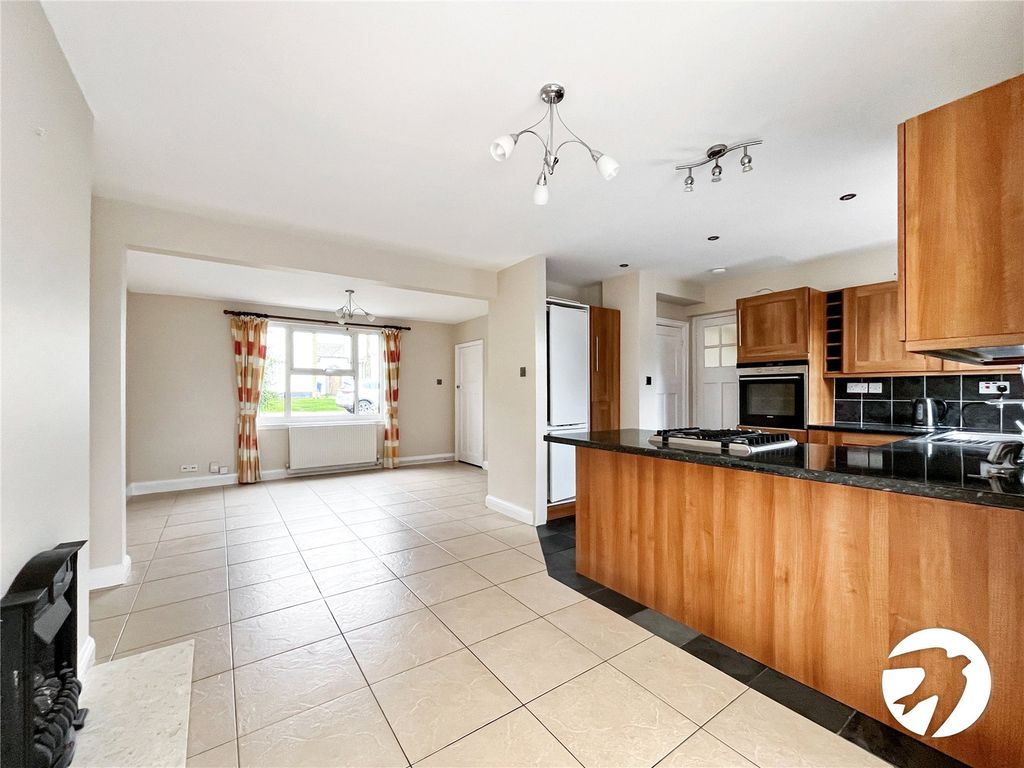 3 bed end terrace house for sale in Coldharbour Lane, Kemsley