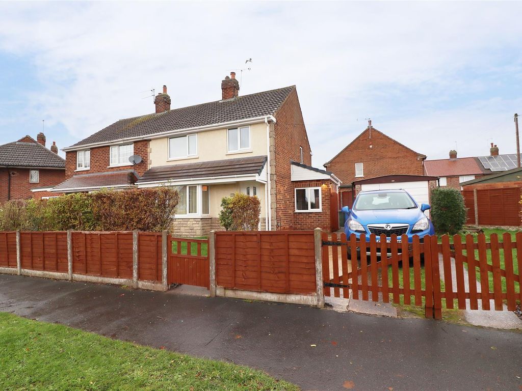 3 bed semidetached house for sale in Springfield Avenue, Elloughton