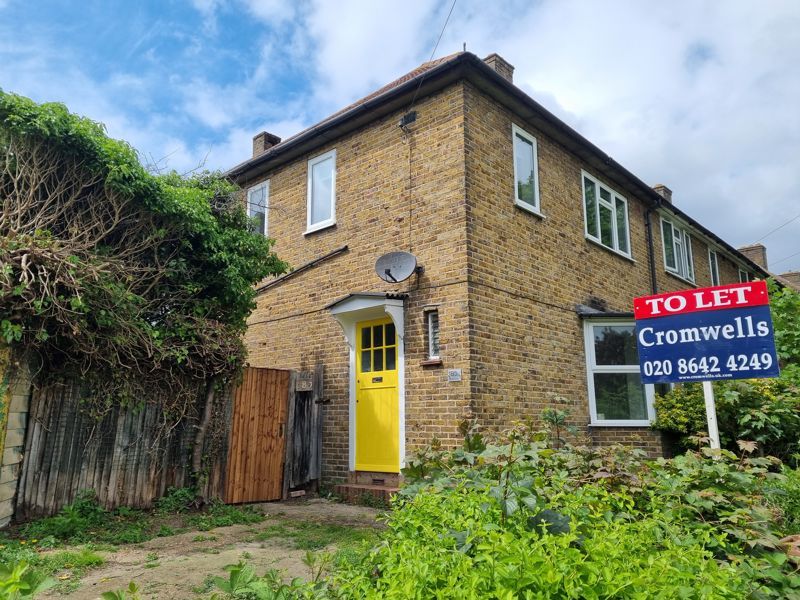 3 bed end terrace house to rent in Wrythe Lane, Carshalton SM5, £2,000