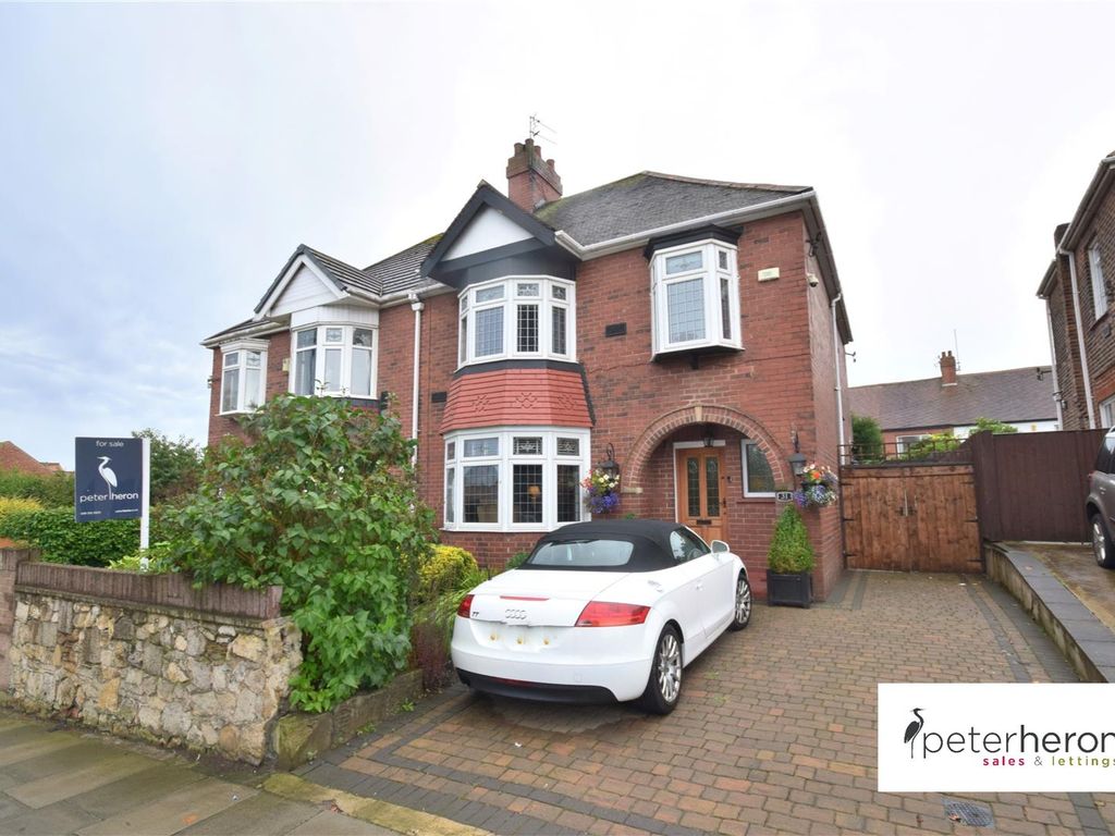3 bed semidetached house for sale in Humbledon Park, Barnes