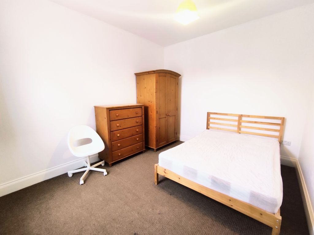 5 bed shared to rent in Adams Avenue, Northampton NN1