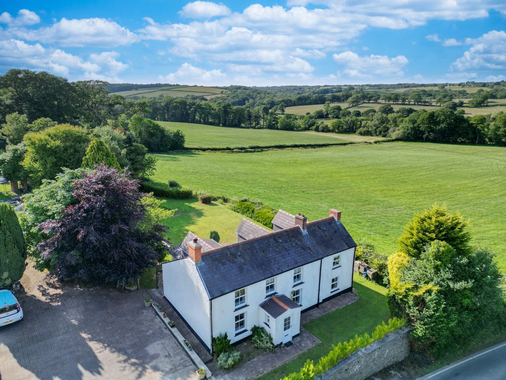 3 bed detached house for sale in Cresselly, Kilgetty, Pembrokeshire