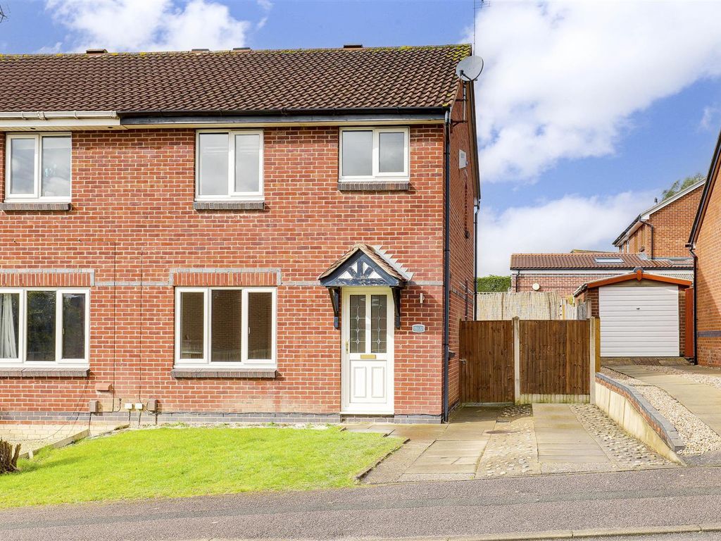 3 bed semidetached house for sale in Hayling Close, Ilkeston