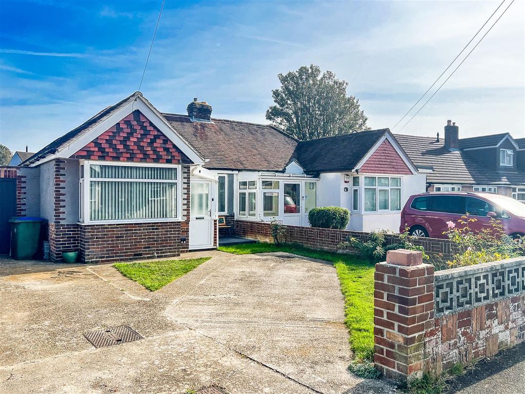 2 bed semidetached bungalow for sale in The Leaway, Portchester