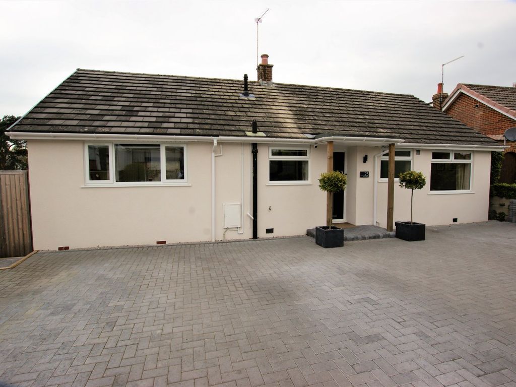 3 bed bungalow for sale in Hilltop Road, Corfe Mullen, Wimborne, Dorset