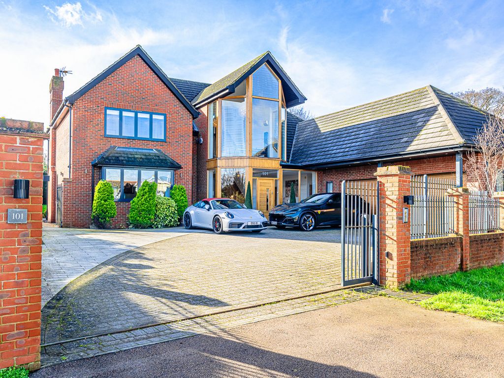 5 bed detached house for sale in Folly Lane, Hockley SS5, £1,800,000