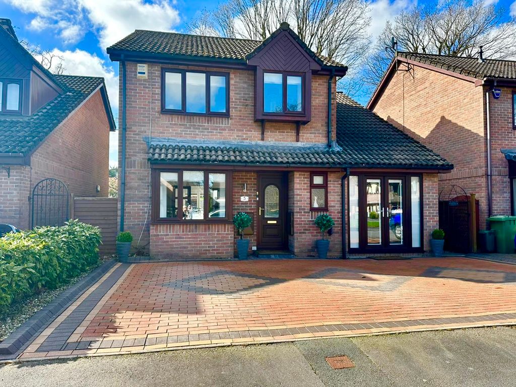 4 bed detached house for sale in The Grove, Glyncoch, Pontypridd CF37