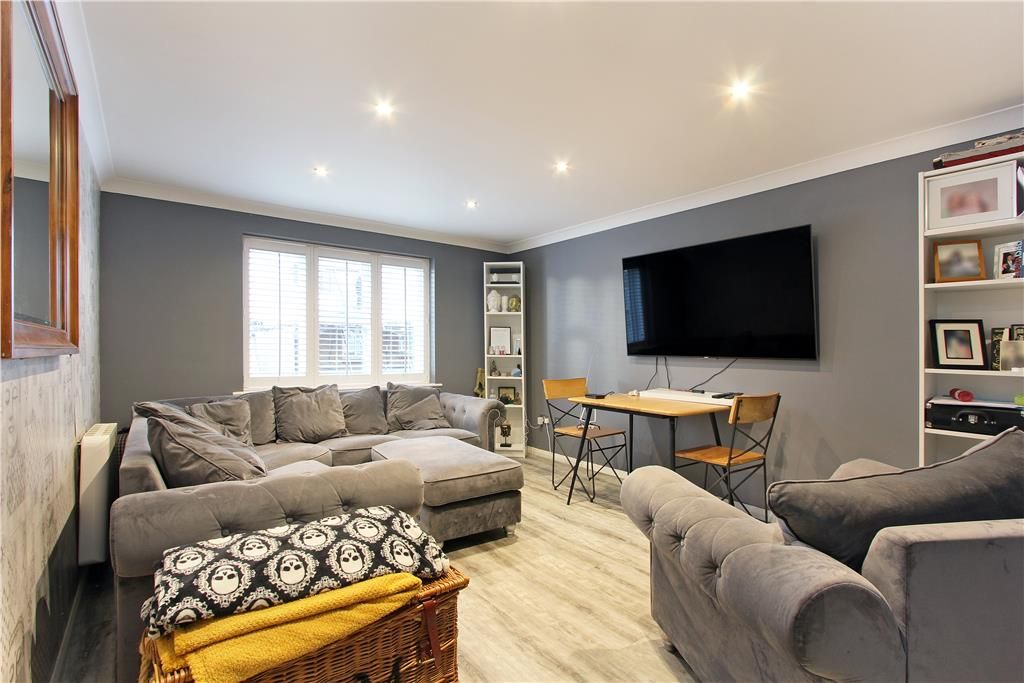 Cadet Drive, London SE1  