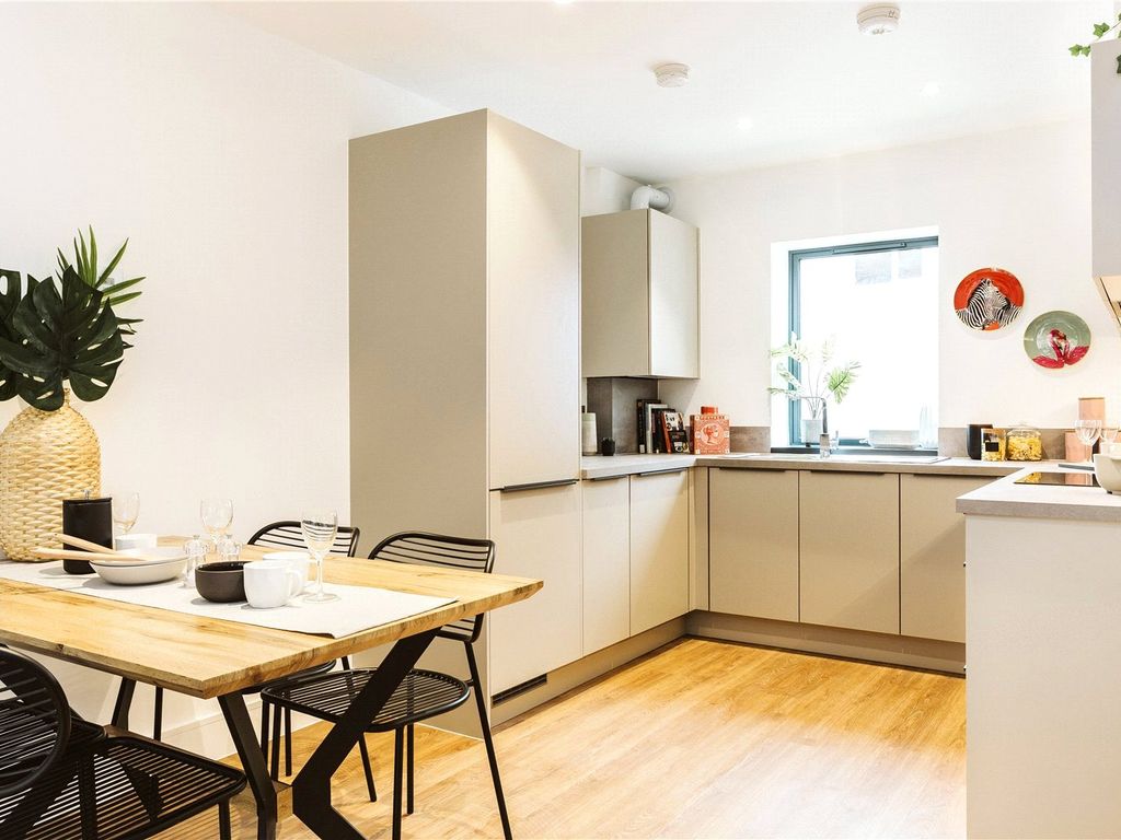 3 bed terraced house to rent in CoOperation Road, Greenbank, Bristol