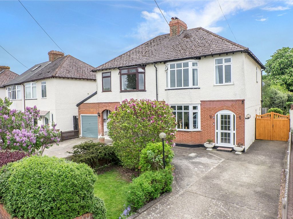 3 bed semidetached house for sale in North View, Maidstone, Kent ME15