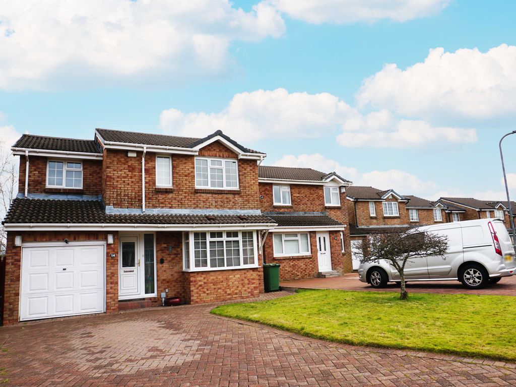 4 bed detached house for sale in Larkspur Drive, Stewartfield, East