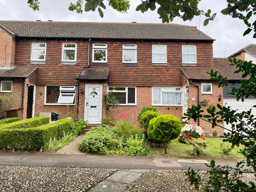 2 bed terraced house for sale in Brenchley Close, Rochester ME1 Zoopla