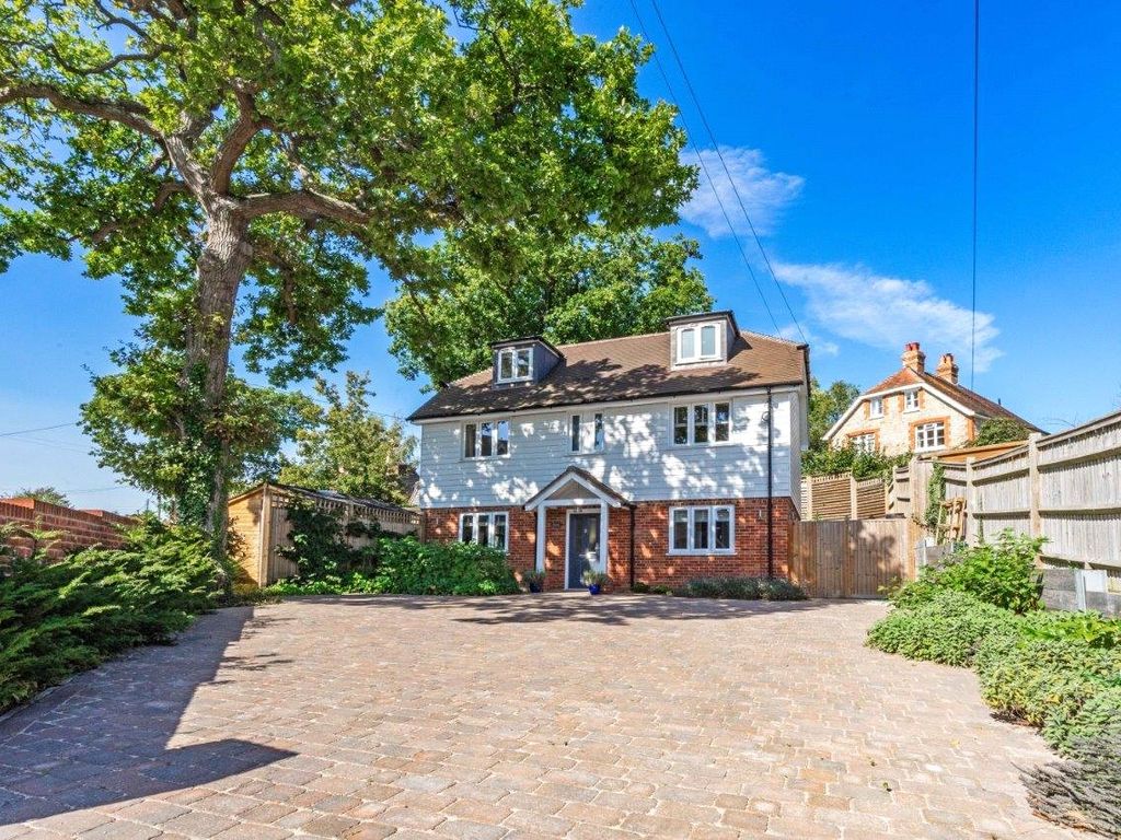 5 bed country house for sale in High Street, Etchingham, East Sussex