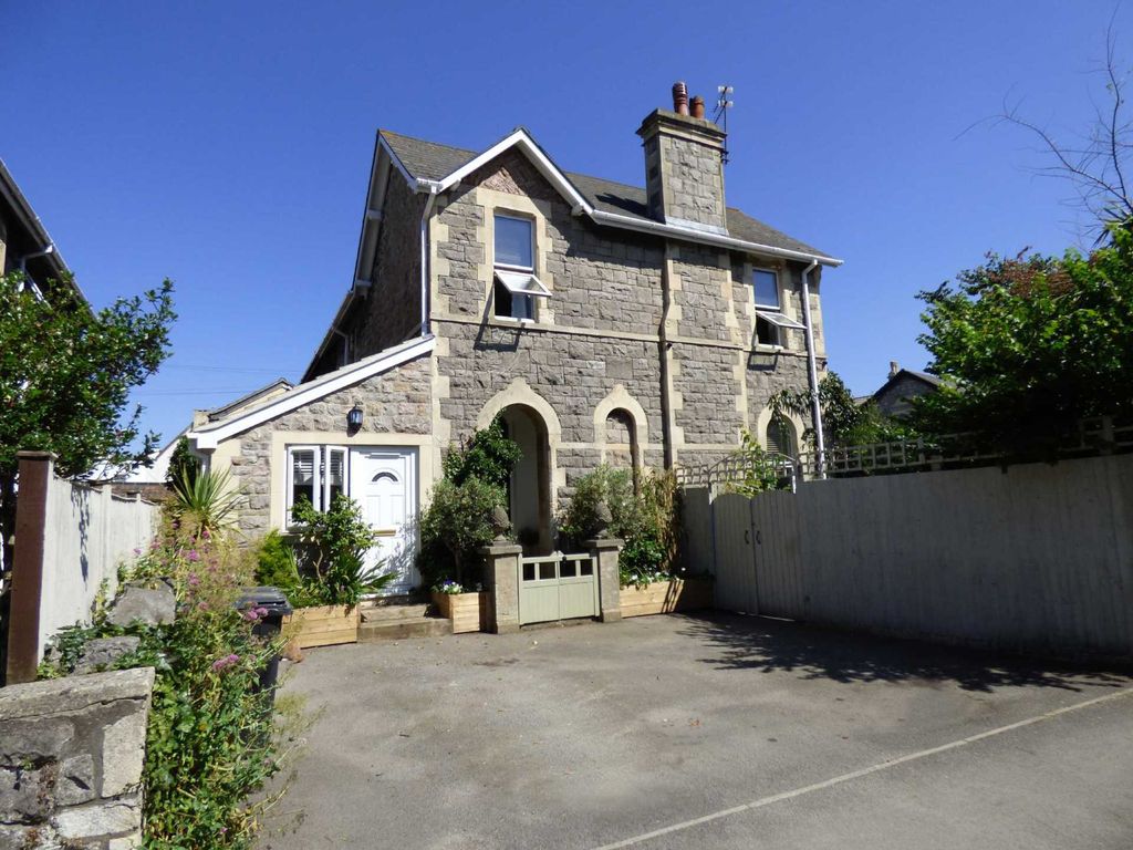 6 bed semidetached house for sale in Graham Road, WestonSuperMare