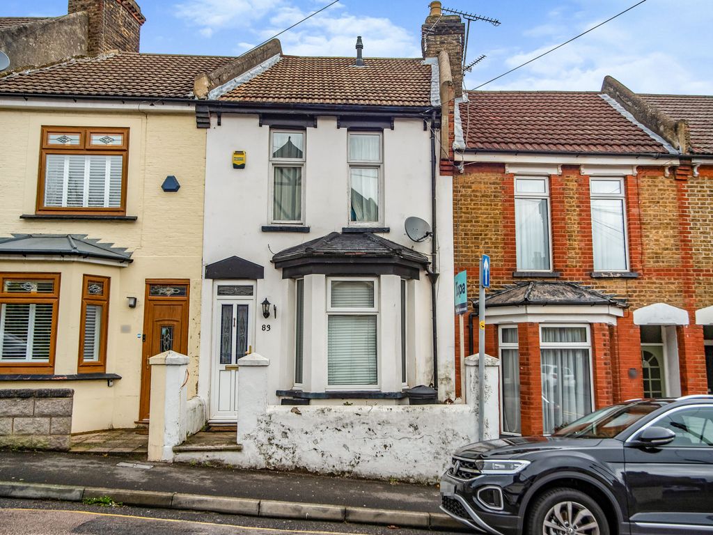 3 bed terraced house for sale in Cecil Road, Rochester ME1 Zoopla