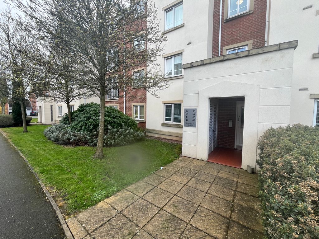 2 bed flat to rent in Cordelia Close, StratfordUponAvon CV37, £995