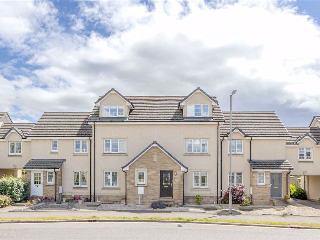 3 bed town house for sale in Gowkhill Place, Larbert, Stirlingshire FK5