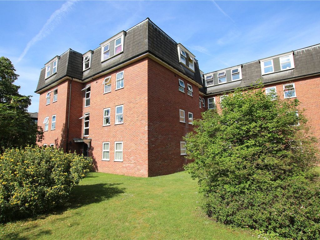 1 bed flat to rent in Brechin Court, Kendrick Road, Reading, Berkshire