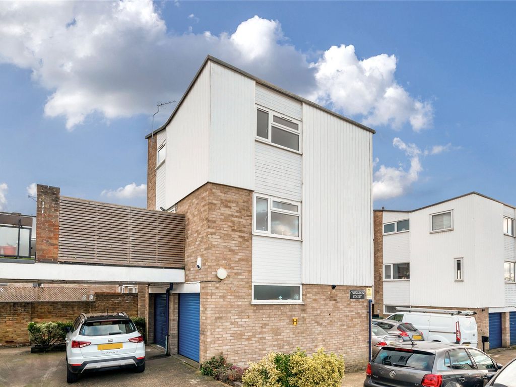 2 bed detached house for sale in Kempton Walk, Shirley, Croydon CR0, £