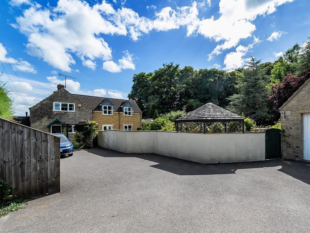 3 bed semidetached house for sale in Malmesbury Road, Lower Stanton St