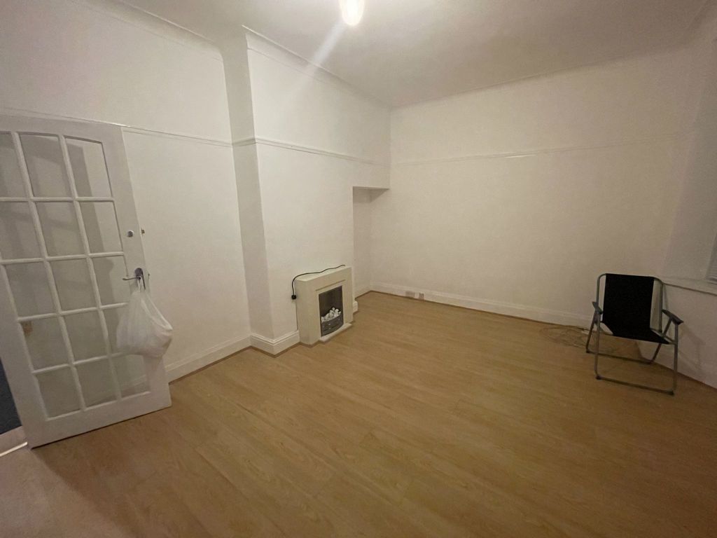 3 bed semidetached house to rent in Vickers Road, Sheffield S5 Zoopla