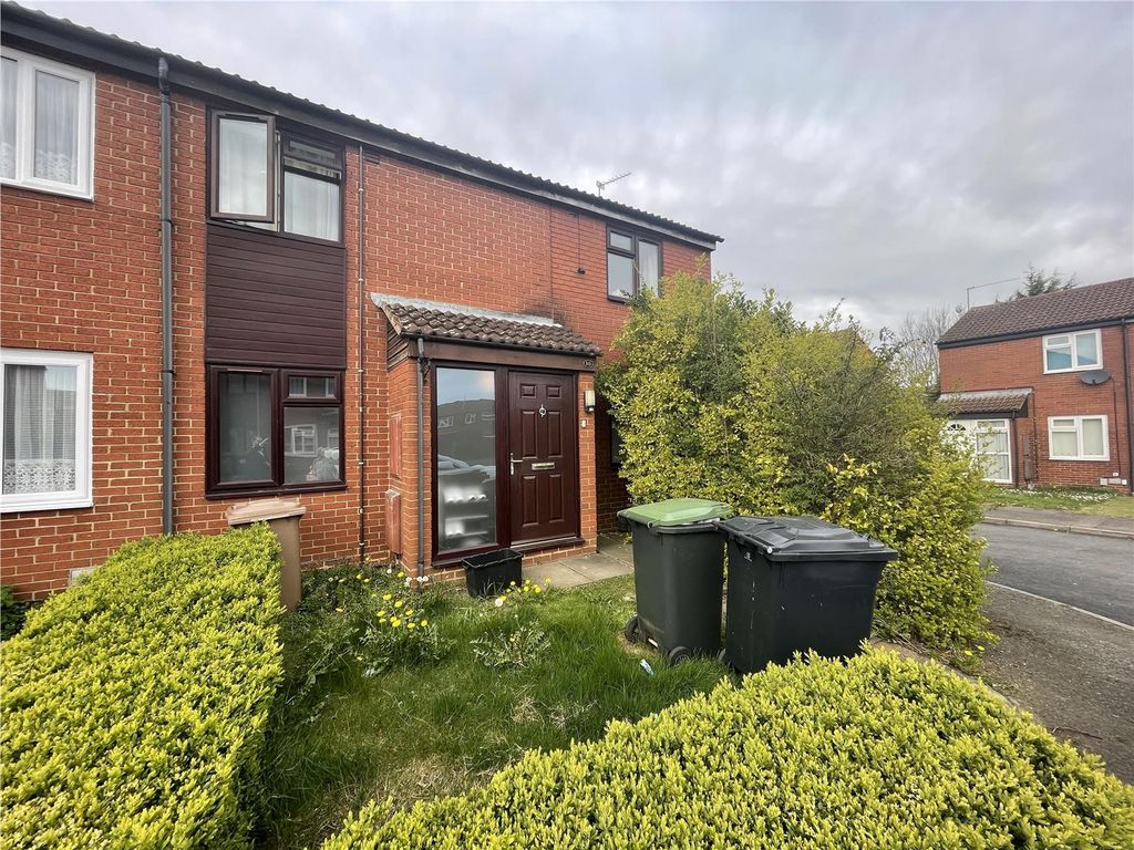 10 Swallow Close, Luton, East Of England LU4