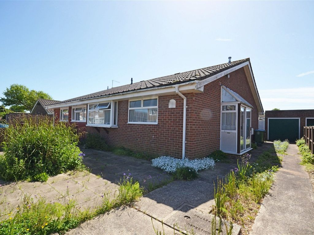 3 bed semidetached bungalow for sale in Wakefield Way, Aldwick, Bognor