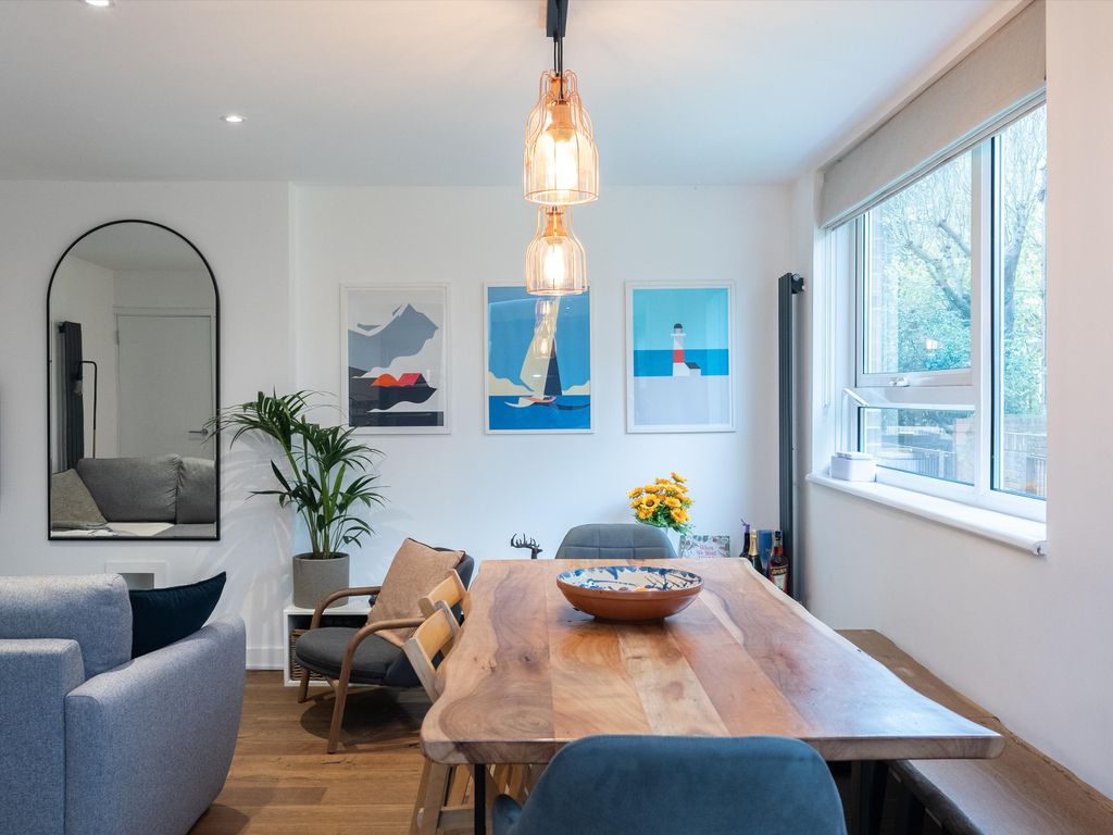 Elmwood Road, Herne Hill, London SE24.