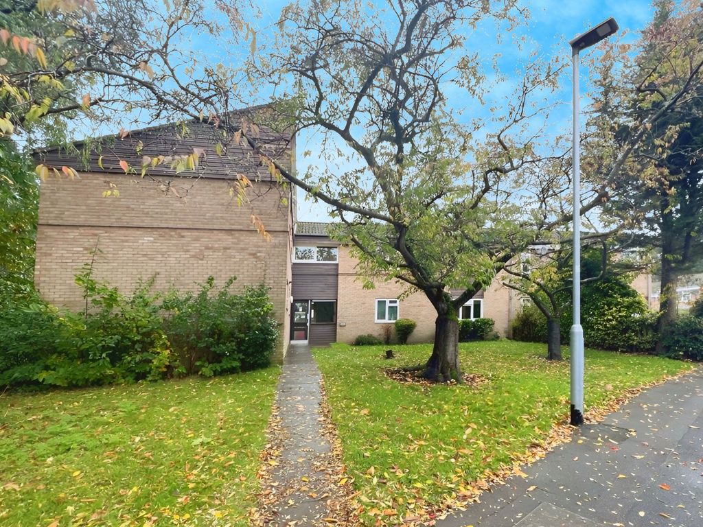 1 bed flat for sale in Lightwood, Bracknell, Berkshire RG12, £180,000