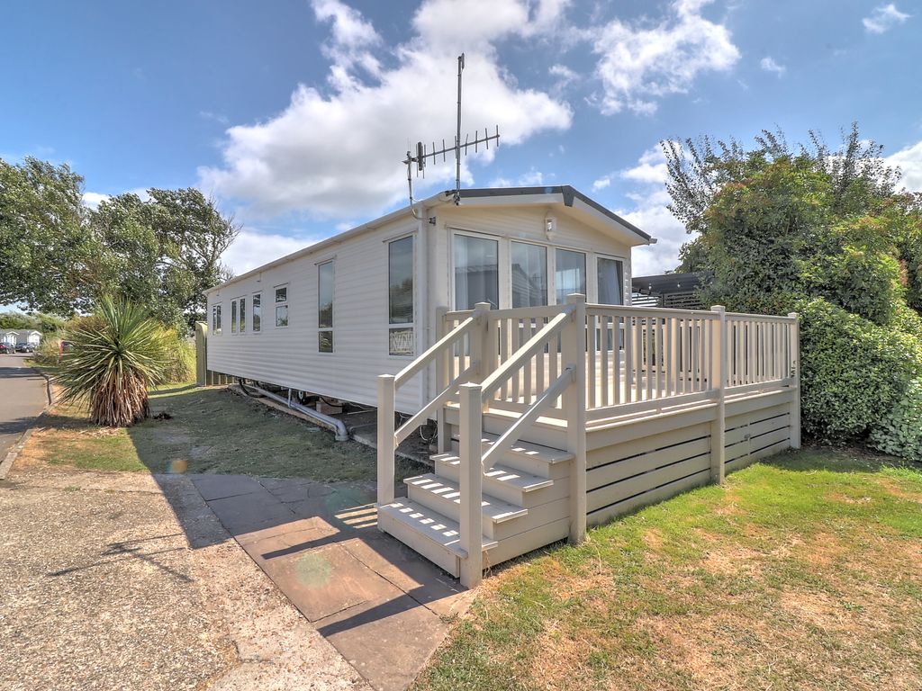 3 bed mobile/park home for sale in Warners Lane, Selsey, Chichester