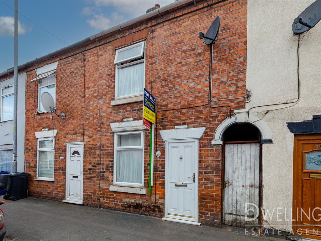 3 bed terraced house for sale in Waterloo Street, BurtonOnTrent DE14