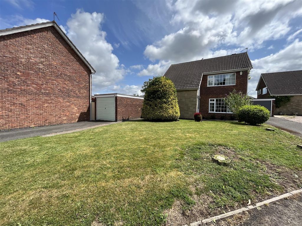 3 bed detached house for sale in Coventry Road, Broughton Astley