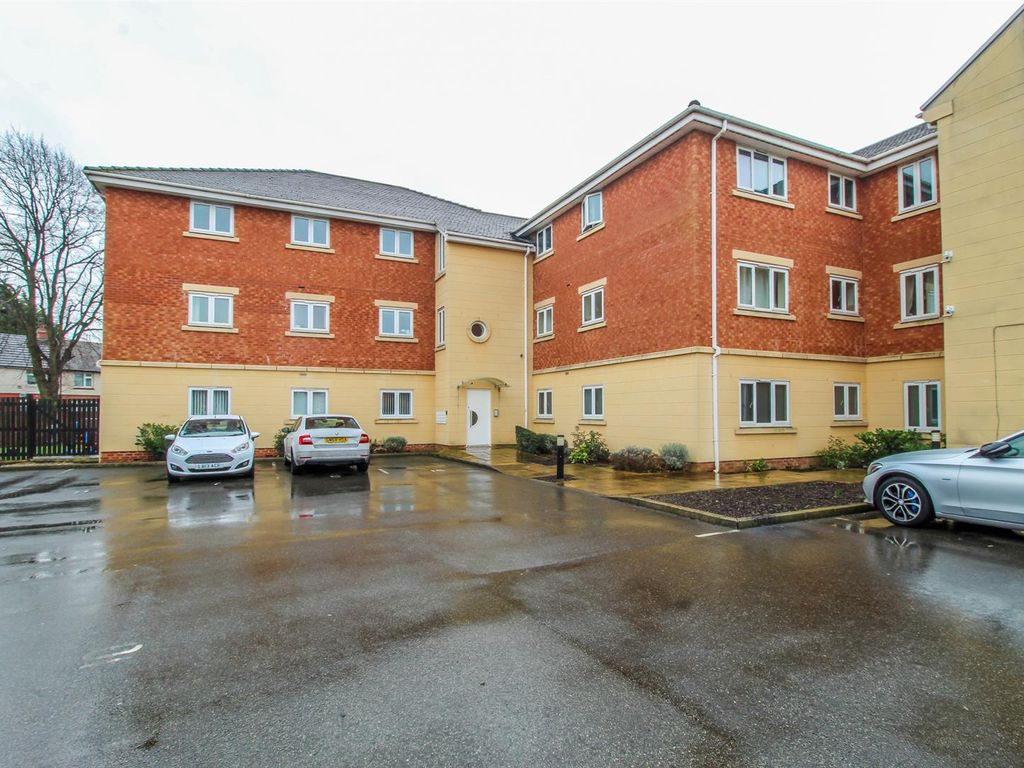2 bed flat for sale in Rivermead Court, Sandal, Wakefield WF2, £95,000