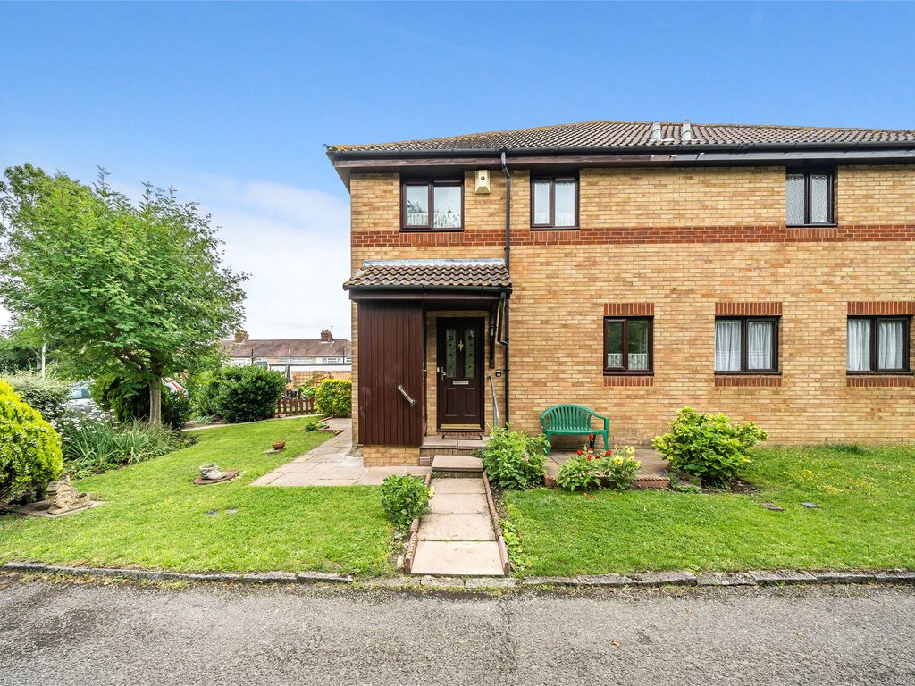 2 bed semidetached house for sale in Camberley Close, Cheam, Sutton