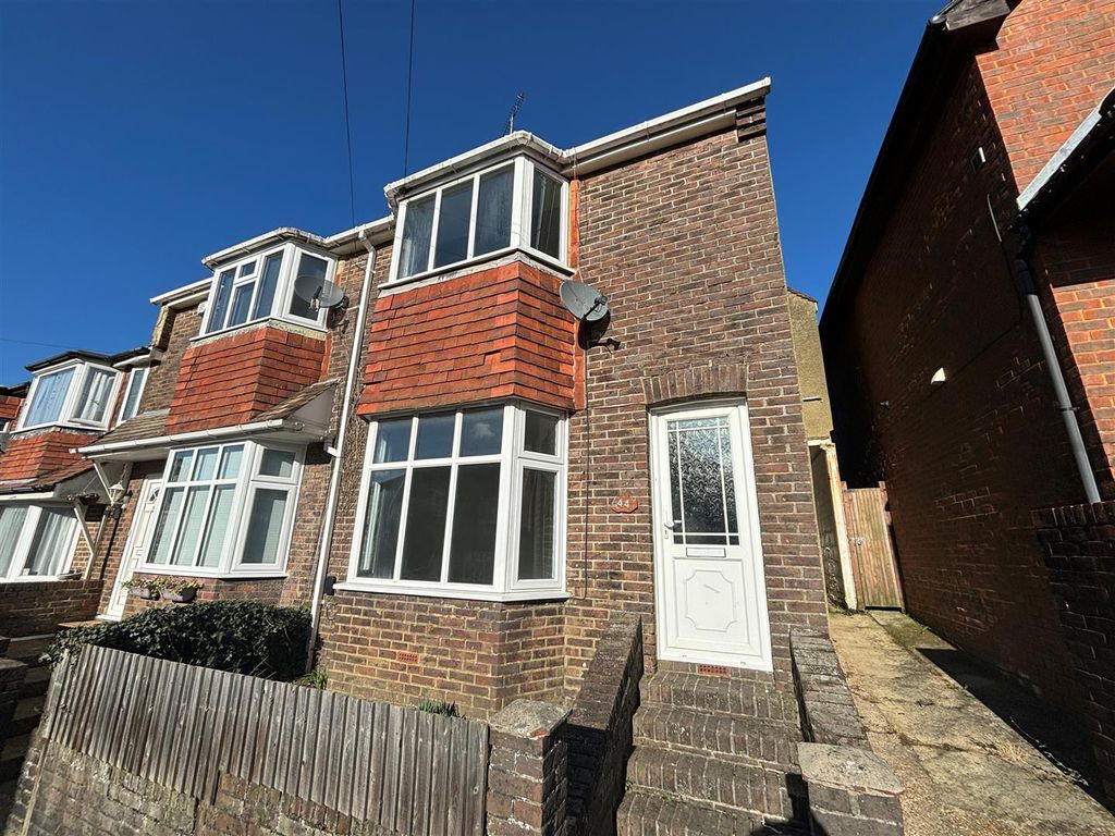 2 bed end terrace house for sale in Cambridge Road, BexhillOnSea TN40