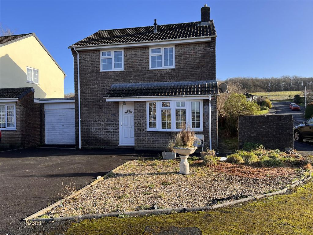 3 bed detached house for sale in Heol Ceirios, Llandybie, Ammanford
