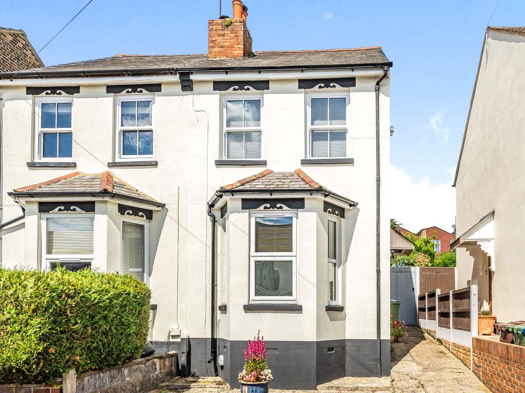 3 bed semidetached house for sale in Waterloo Road, Aldershot