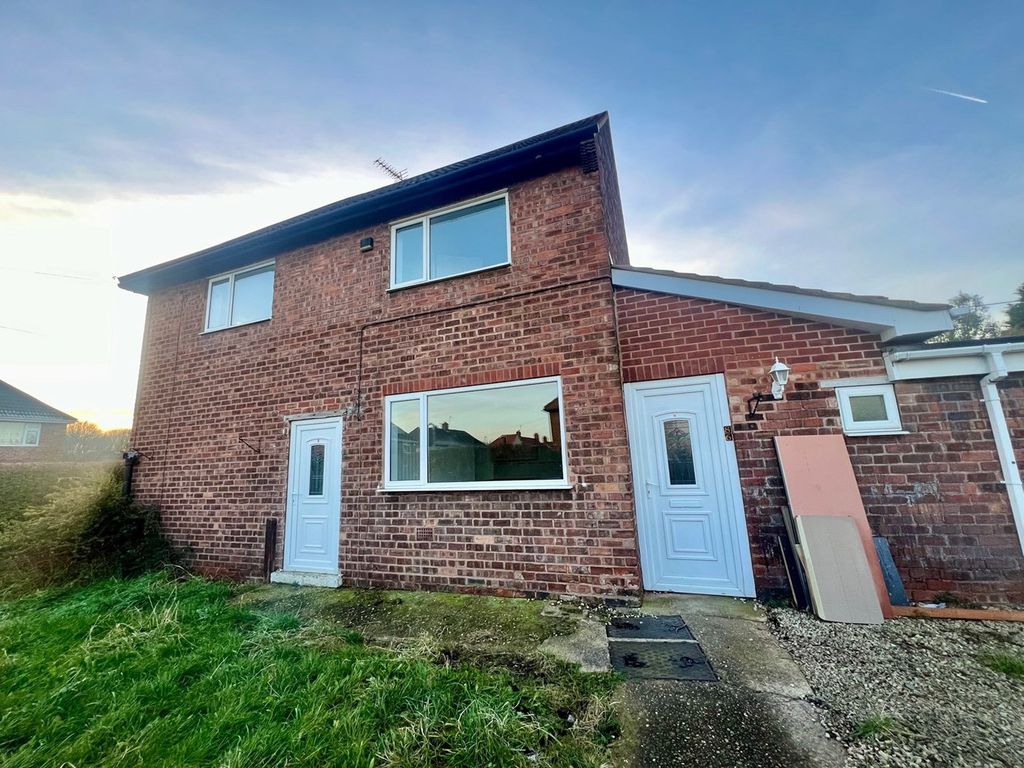 3 bed semidetached house to rent in Williams Street, Langold, Worksop