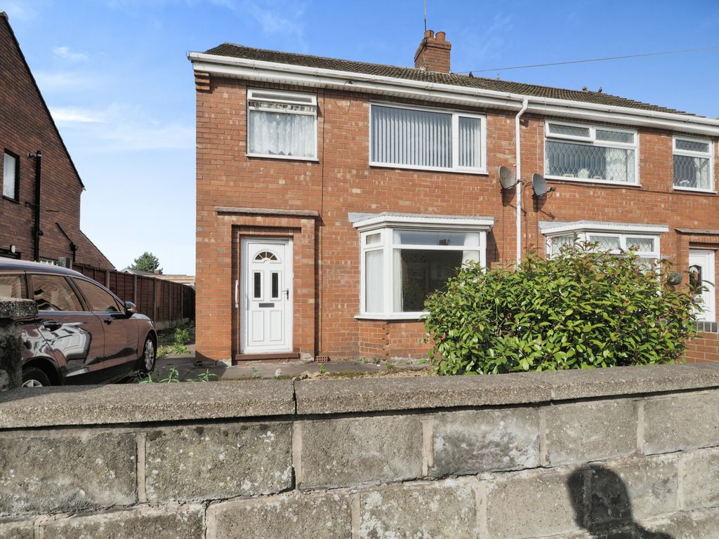 3 bed semidetached house for sale in Grange Lane South, Scunthorpe