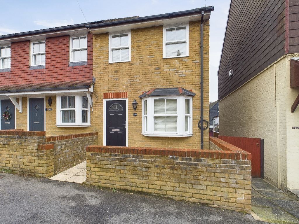 2 bed end terrace house for sale in Kent Road, Halling, Rochester 1 ME2