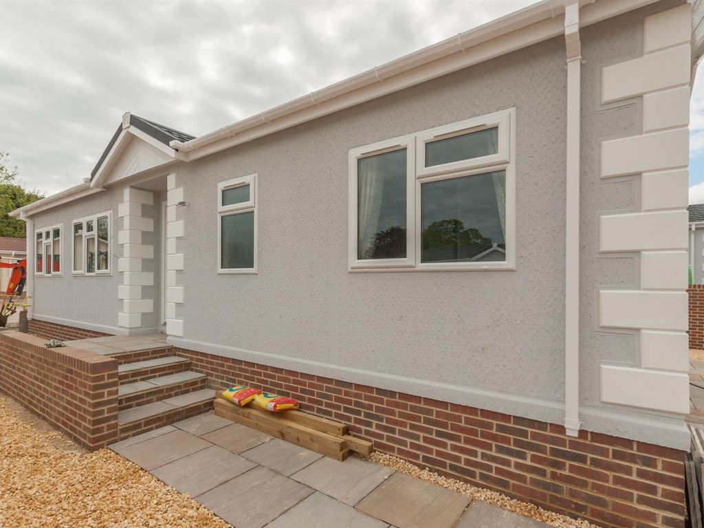 New home, 2 bed mobile/park home for sale in Greenfield Estate, Lyneham