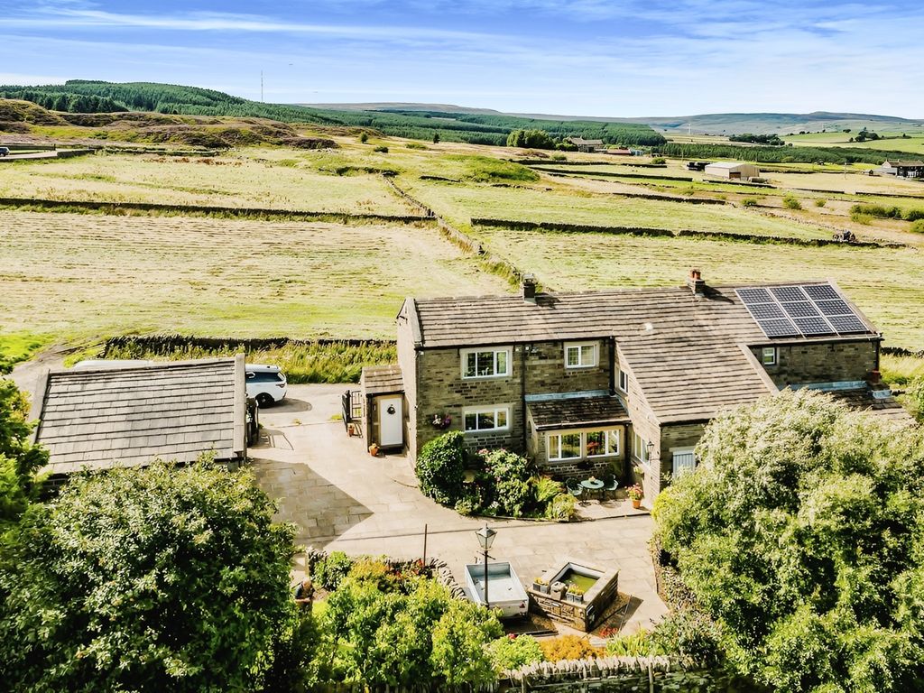 4 bed detached house for sale in Lower Snittlegate, Hade Edge