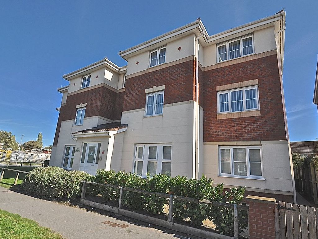 2 bed flat to rent in Malabar House, Marlfeet Lane, Hull HU9, £585 pcm